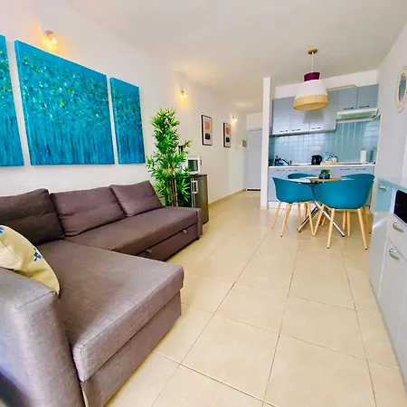 Golden Wave 1 Apartment *
